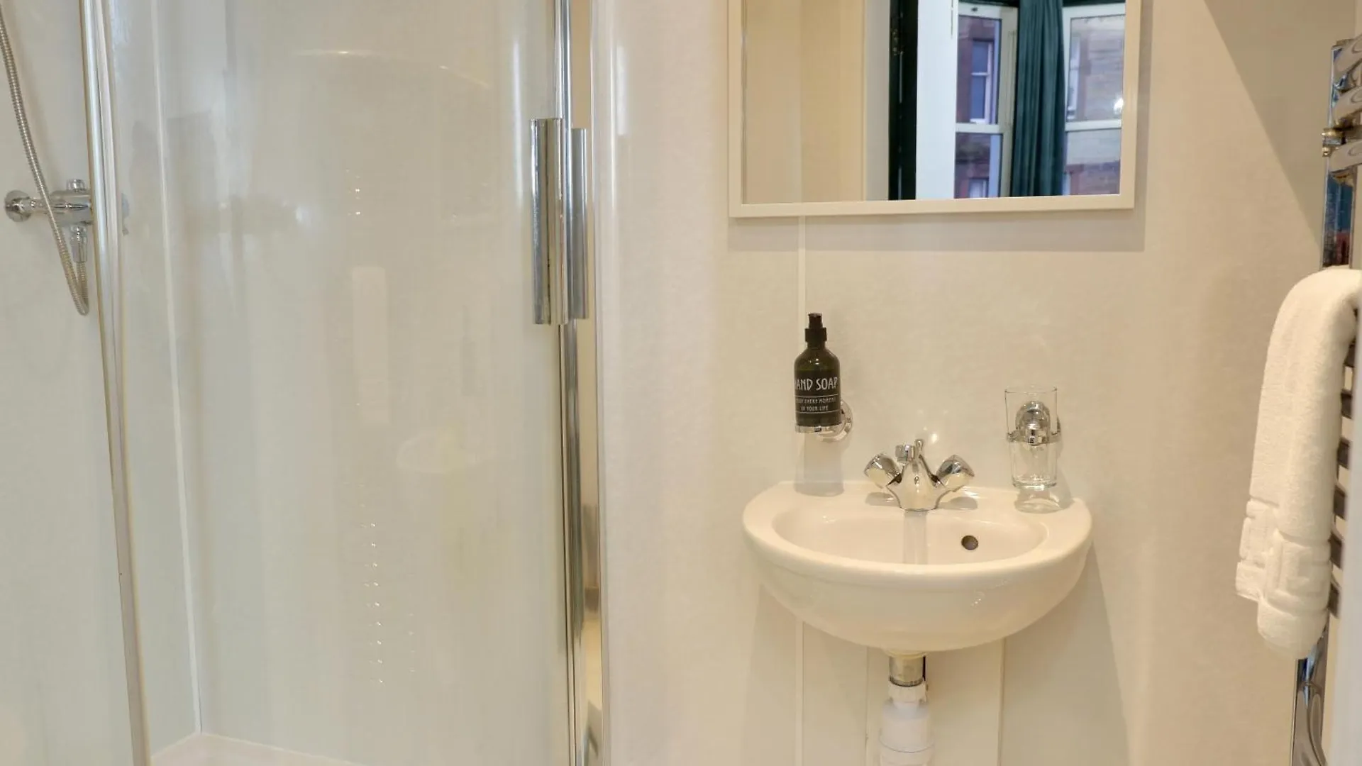 4 Friends House Hotel Edinburgh