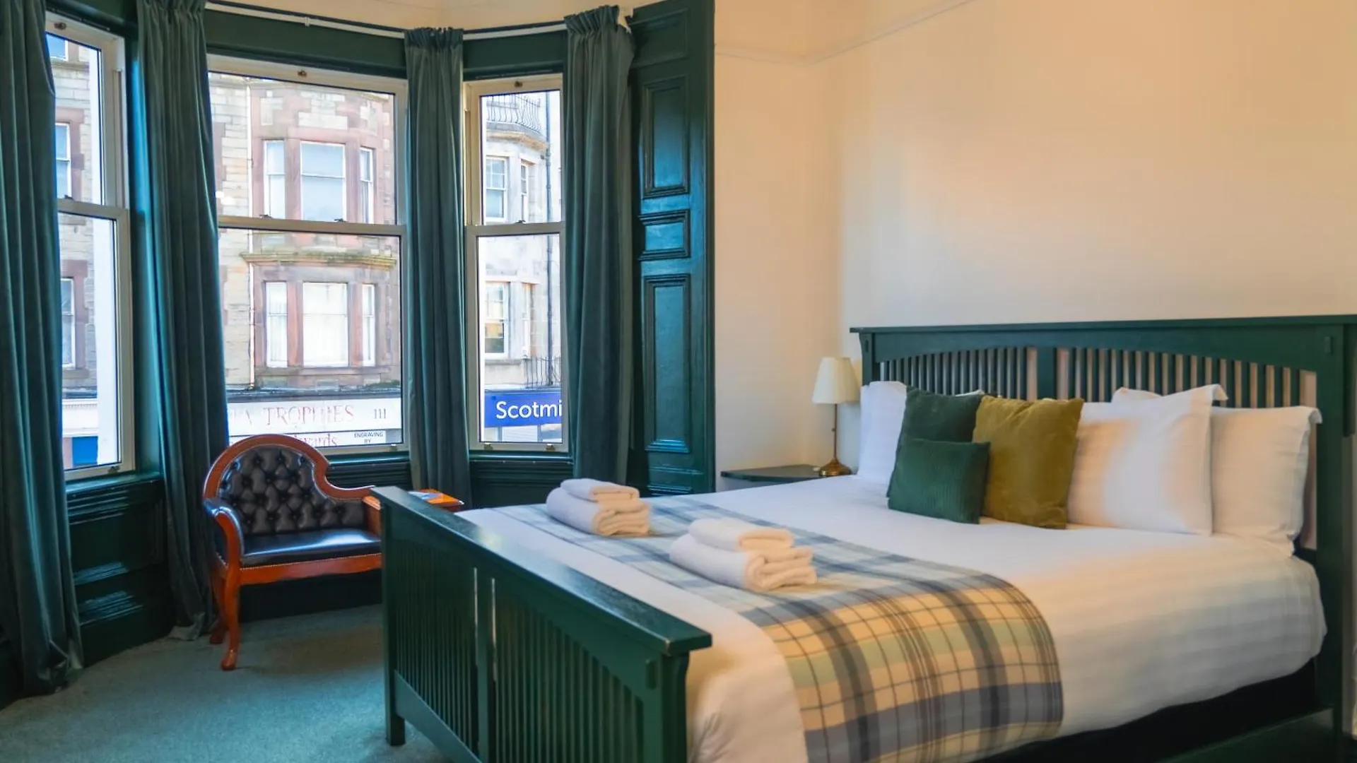 4 Friends House Hotel Edinburgh