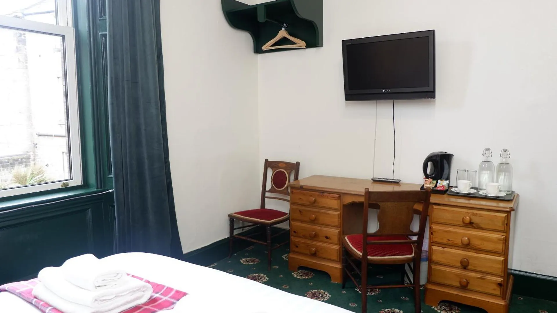 4 Friends House Hotel Edinburgh