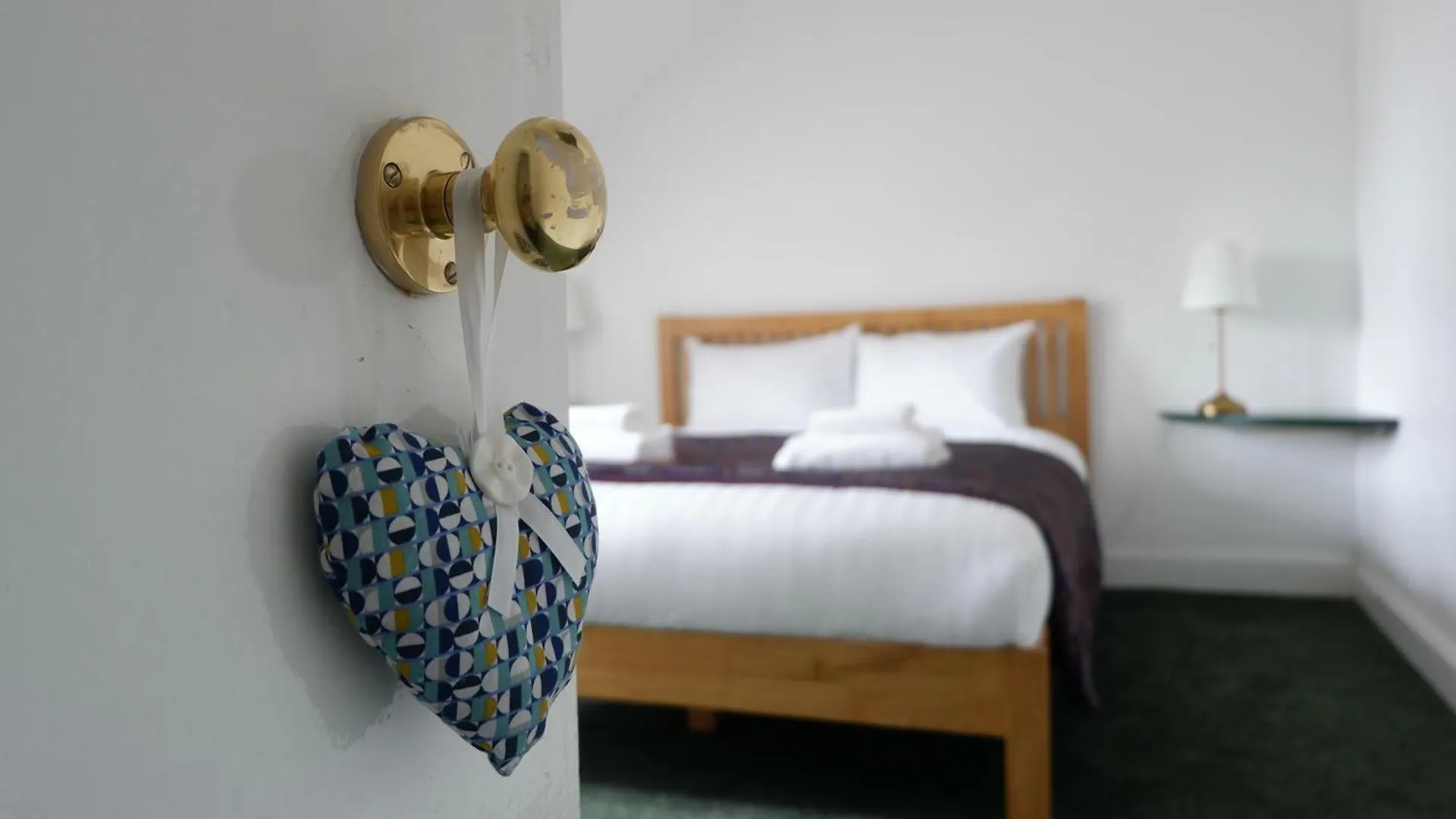 4 Friends House Hotel Edinburgh