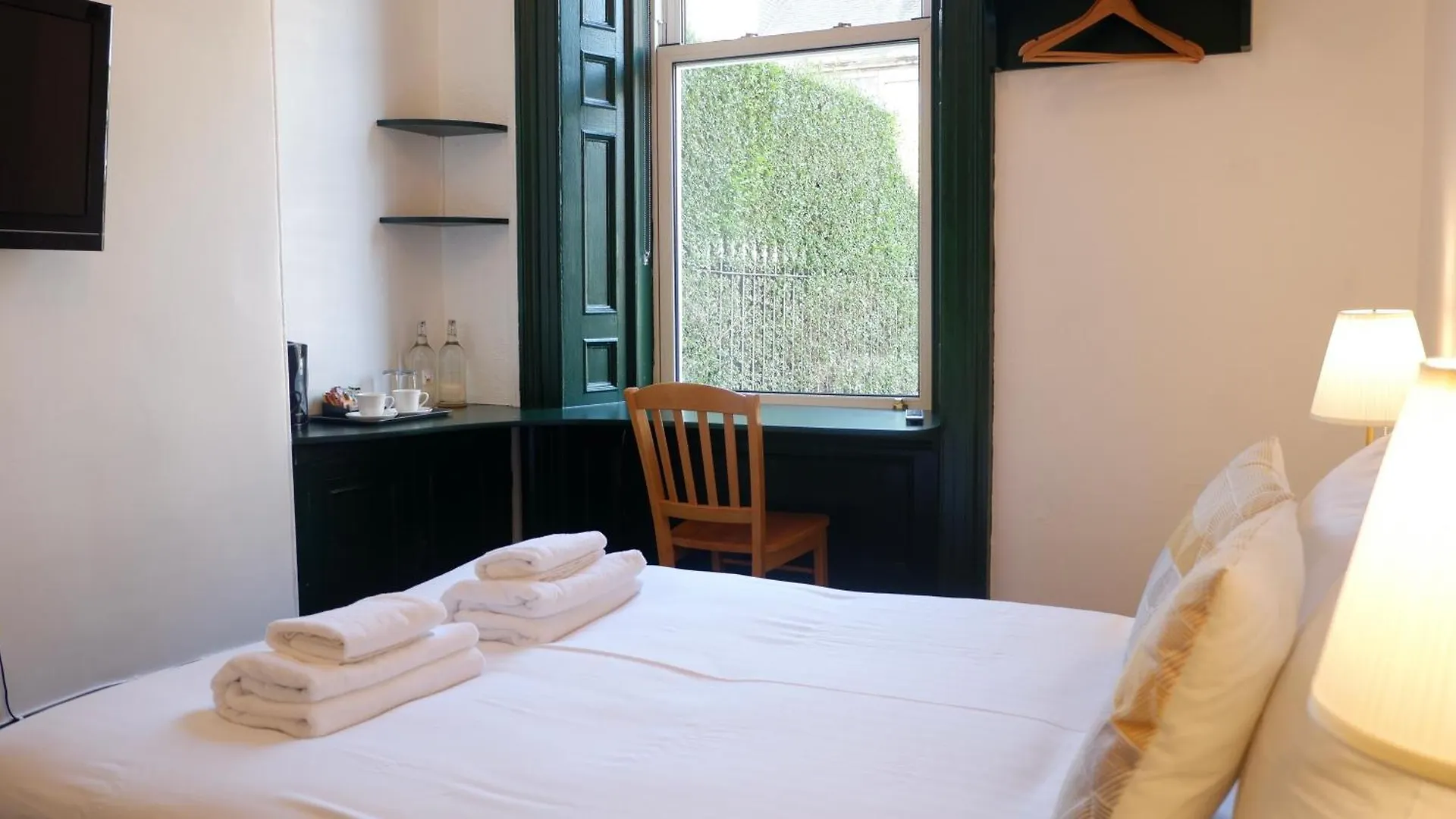 4 Friends House Hotel Edinburgh