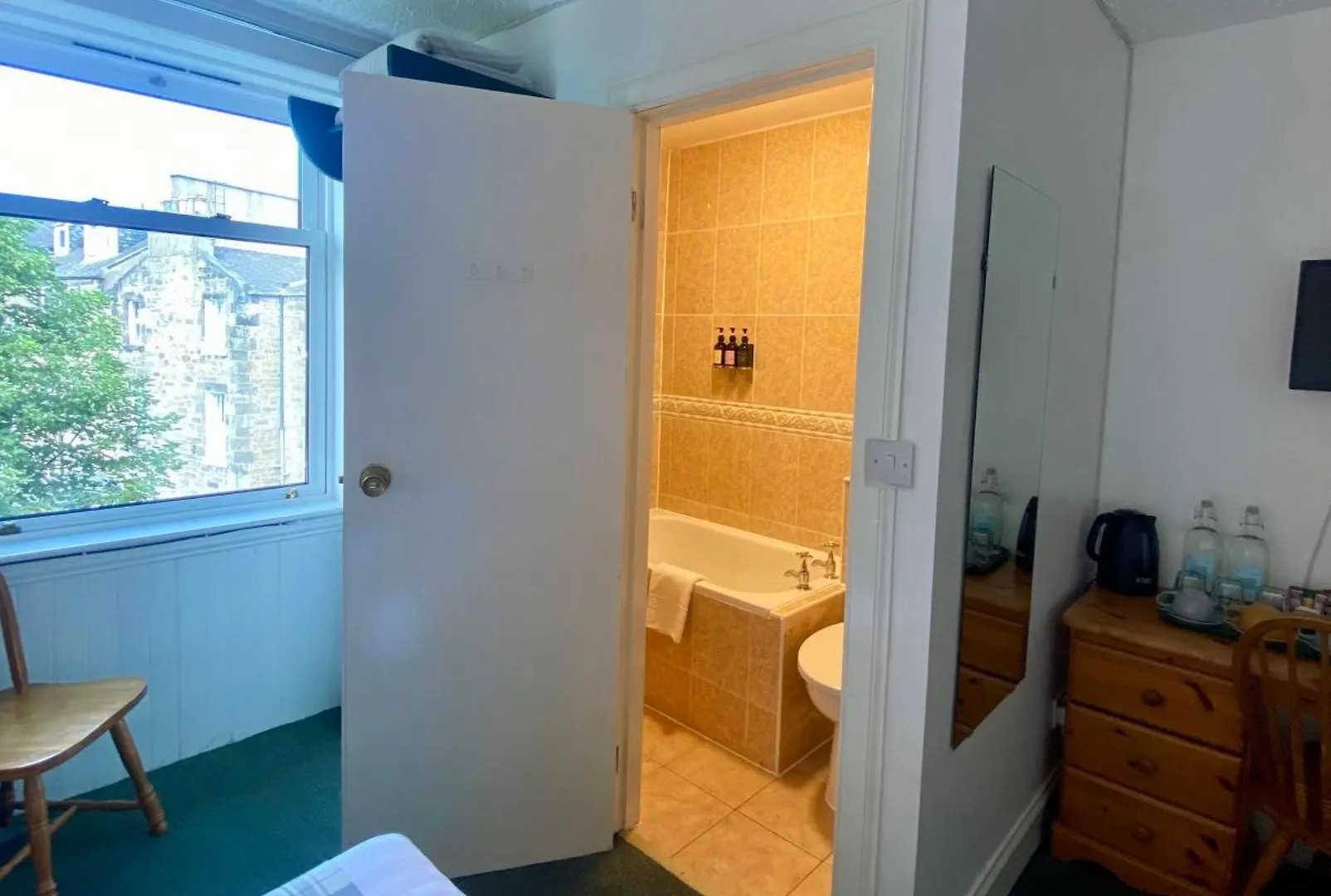 4 Friends House Otel Edinburgh 0*,
