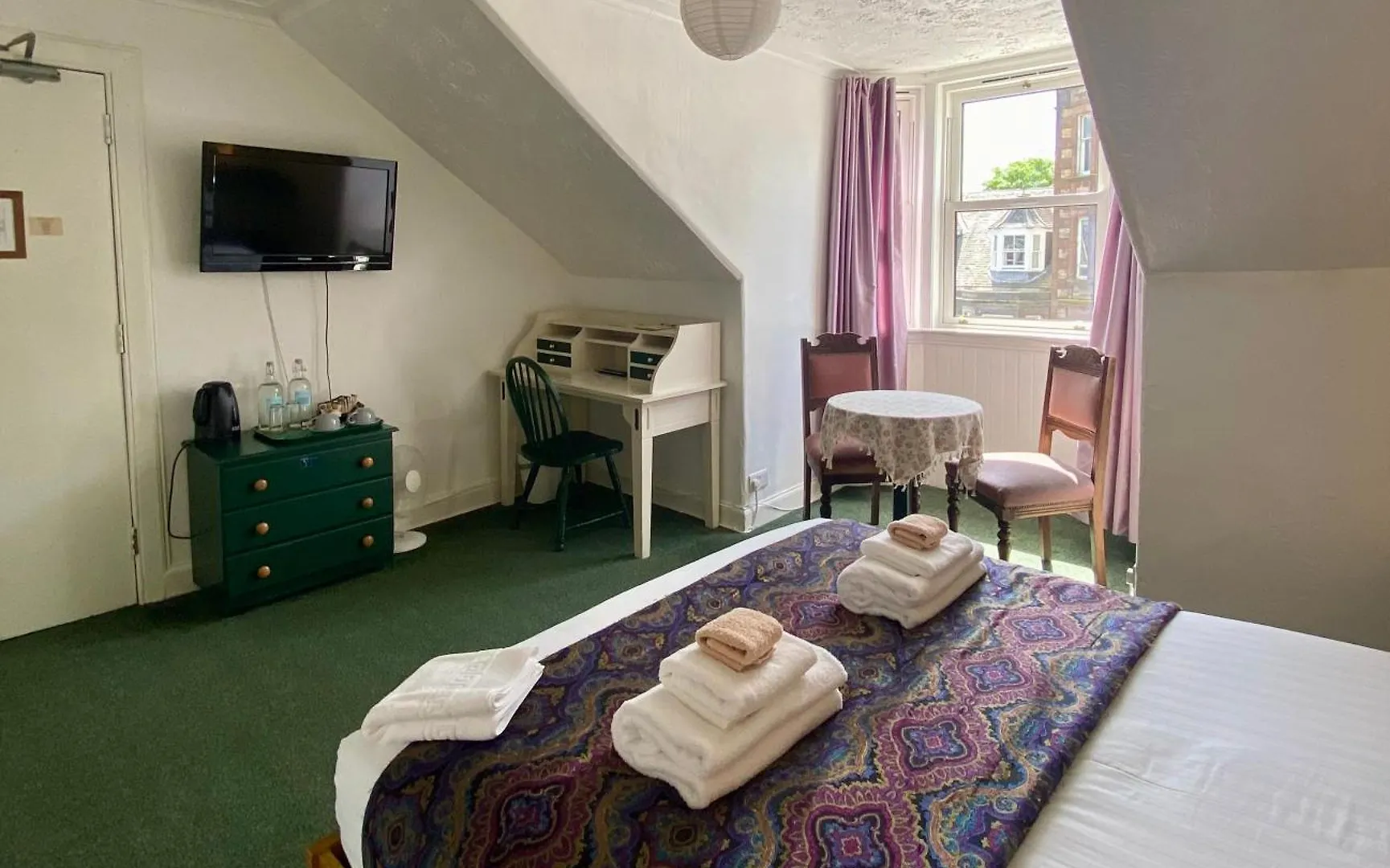 4 Friends House Hotel Edinburgh