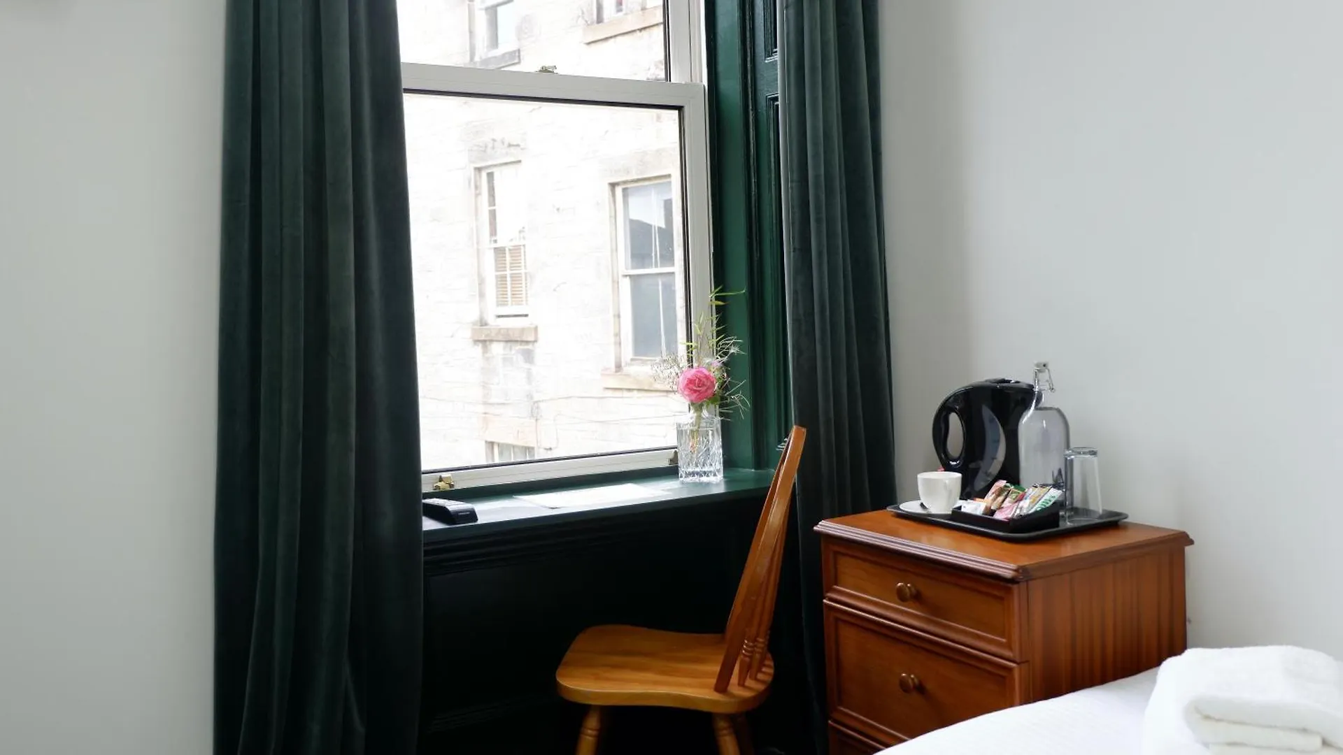 Guest house 4 Friends House Hotel Edinburgh