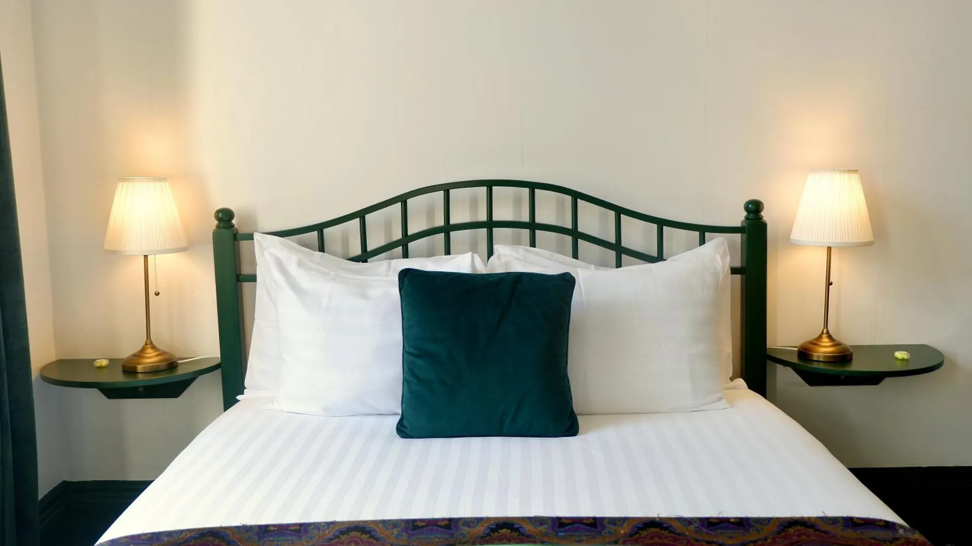4 Friends House Hotel Edinburgh Guest house