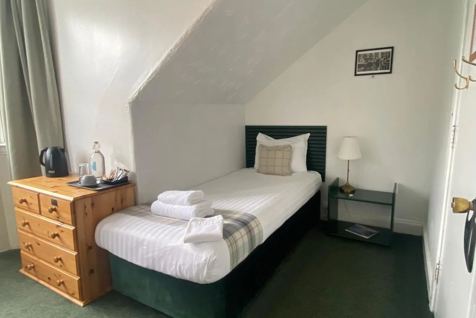 4 Friends House Hotel Edinburgh