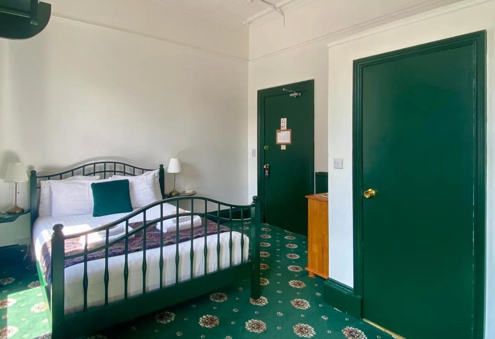 4 Friends House Hotel Edinburgh
