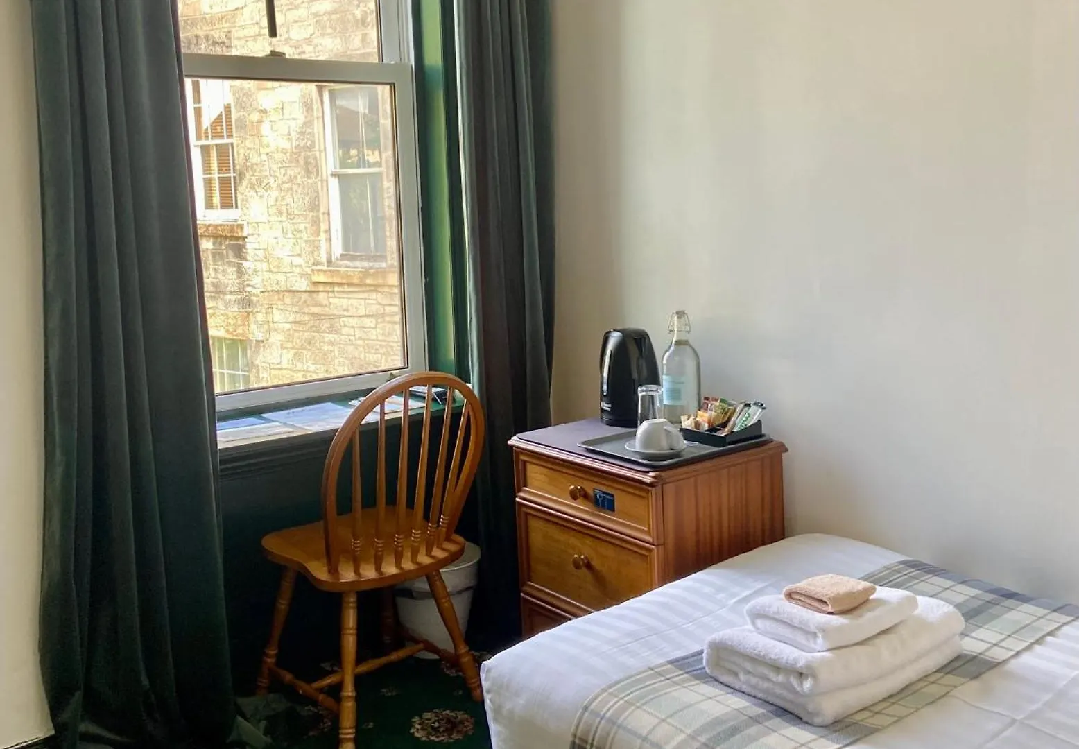 4 Friends House Hotel Edinburgh