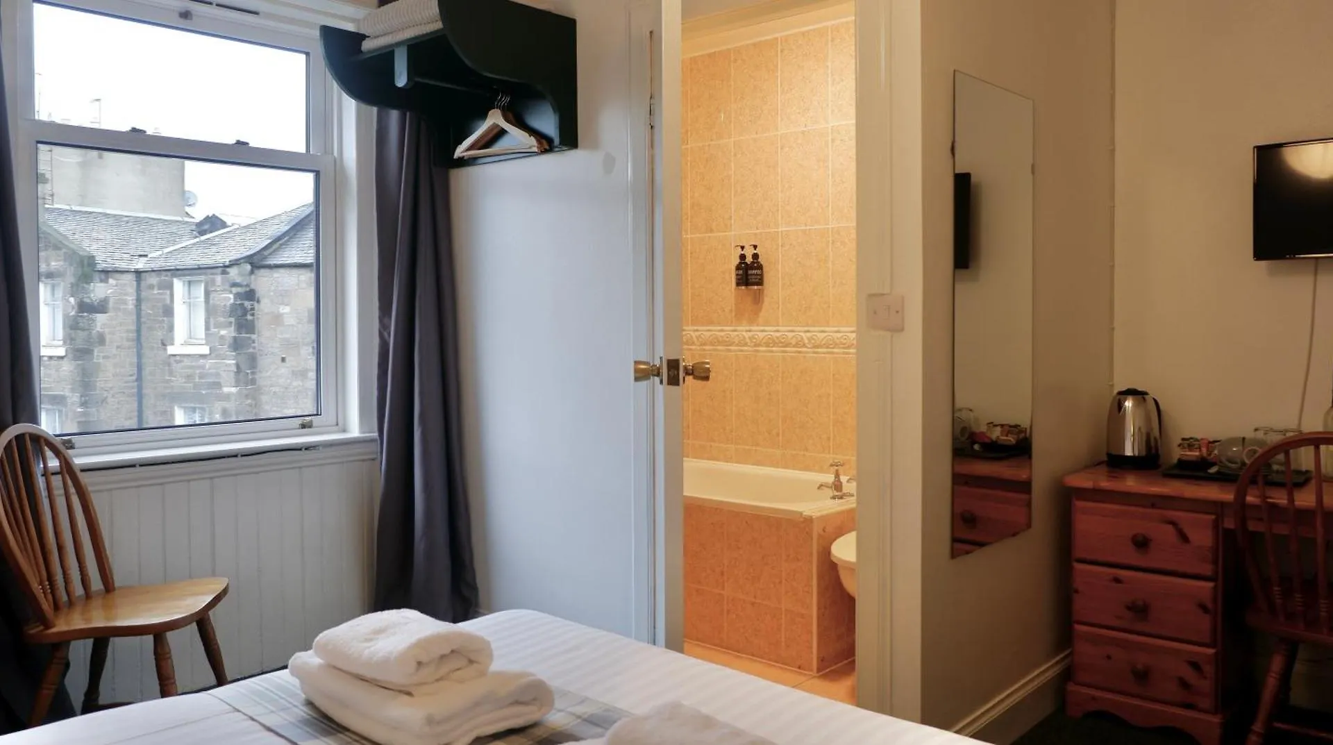 Penzion Hotel 4 Friends House EDI Velká Británie