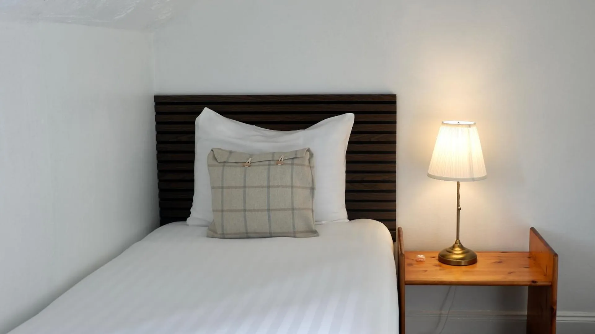 Hotel 4 Friends House EDI